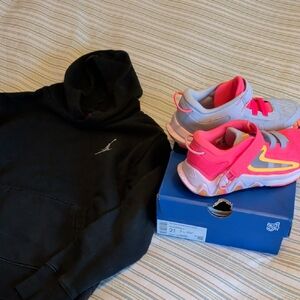 Girl's Nike Gianni's Immortality Sneakers 2.5 and Jordan M Hooded Sweatshirt